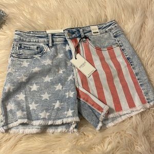 Never worn NWOT Judy Blue patriotic denim shorts - super cute. Size L